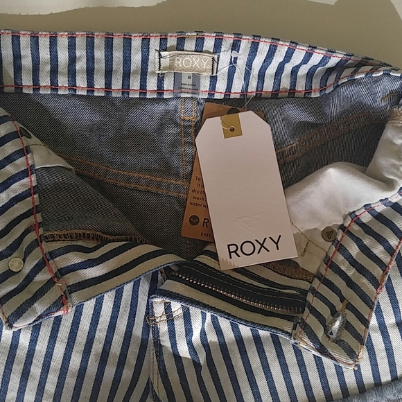 ROXY Striped Shorts - Picture 8 of 8
